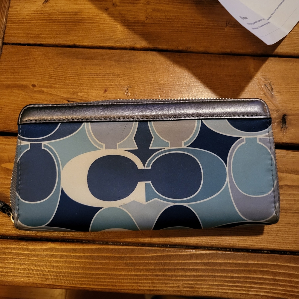 Coach Geometric Print Wallet – COA - Picture 4 of 7